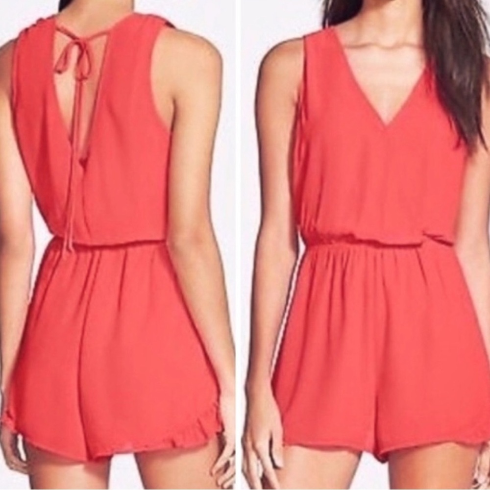 NEW ASTR THE LABEL Coral Tie Back Ruffled Romper Size Medium NWT